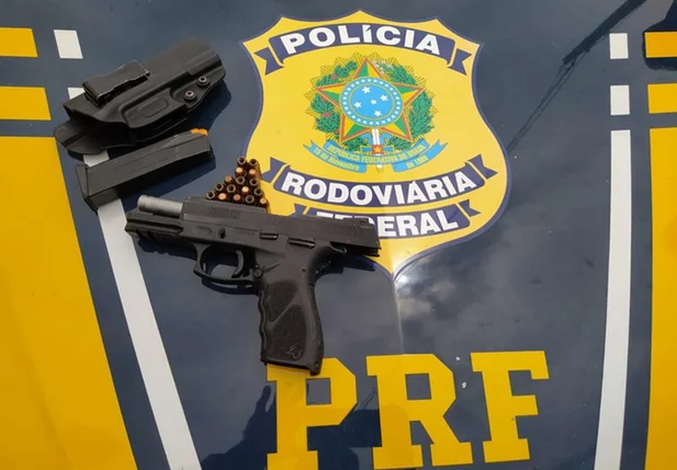 Arma apreendida pela PRF em Teresina