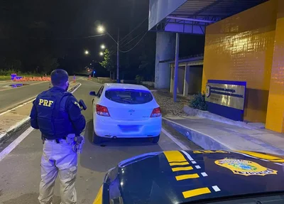 Carro apreendido pela PRF