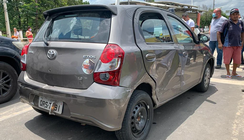 Carro utilizado pelos bandidos