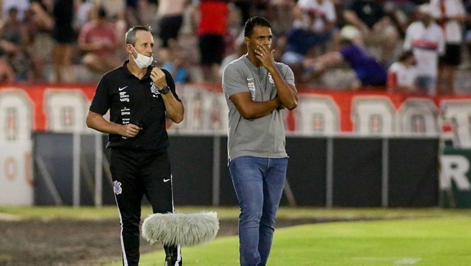 Corinthians está invicto sob o comando de Fernando Lázaro no Paulistão