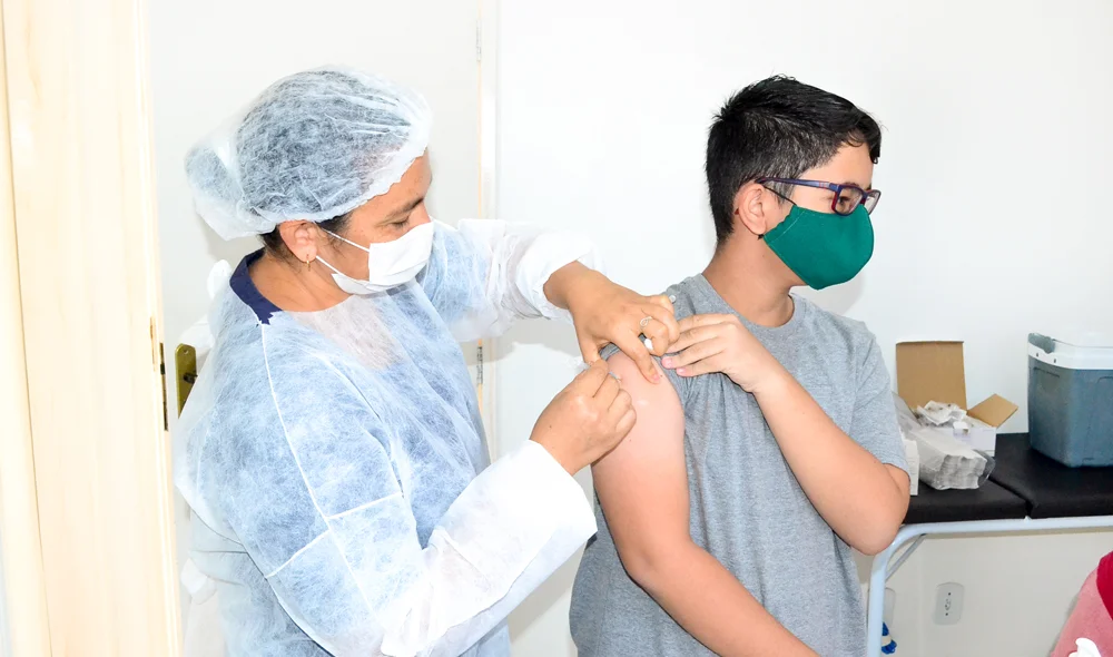 Criança sendo vacinada em Joaquim Pires