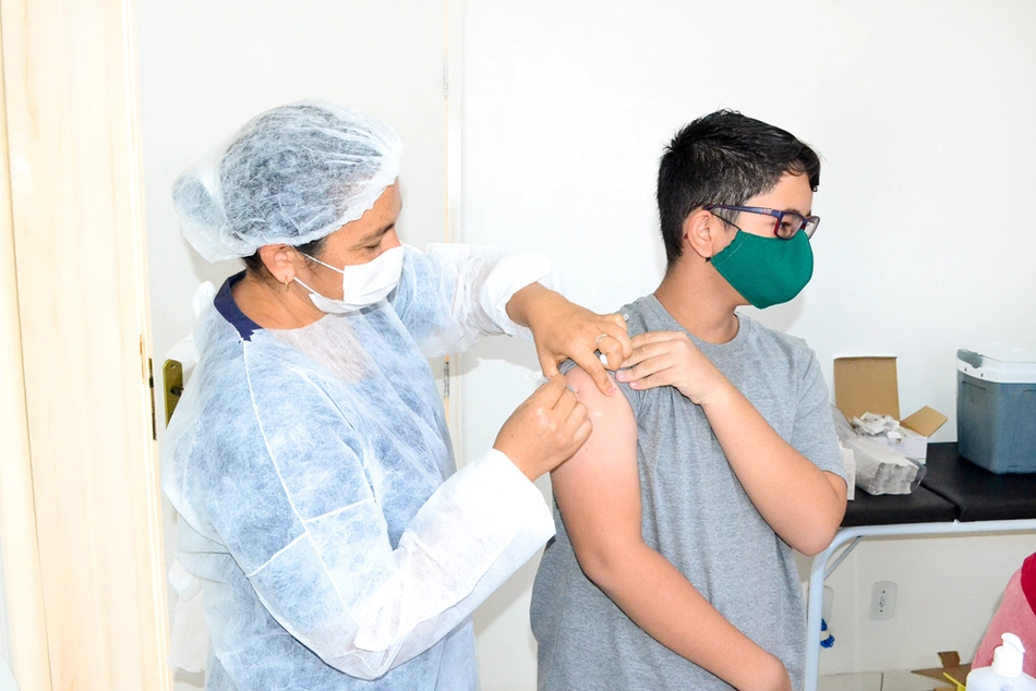 Criança sendo vacinada em Joaquim Pires