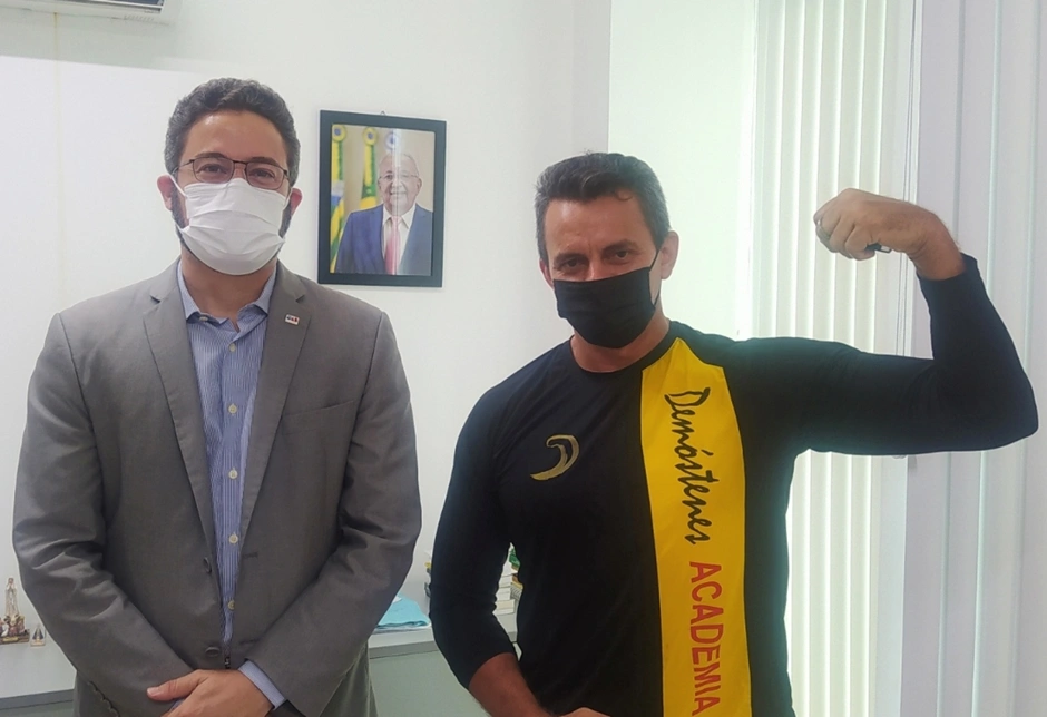 Demóstenes Ribeiro após reunião com o procurador-geral Aurélio Lobão