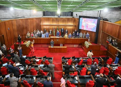 Deputados recebem governador na Alepi para leitura da mensagem anual