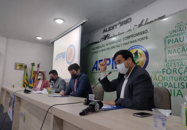 Discussão na APPM sobre novo piso salarial do magistério