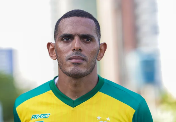 Dos Santos, volante e capitão do Altos