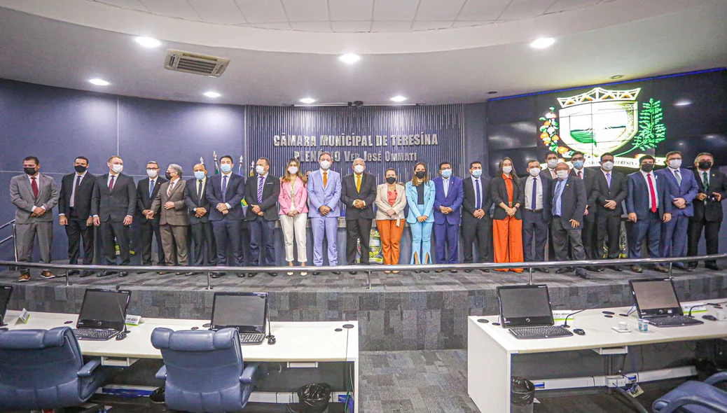 Dr. Pessoa com todos os 29 vereadores
