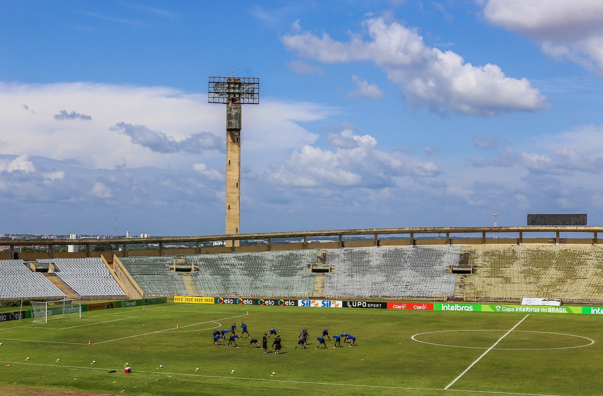 Estádio Governador Alberto Tavares Silva