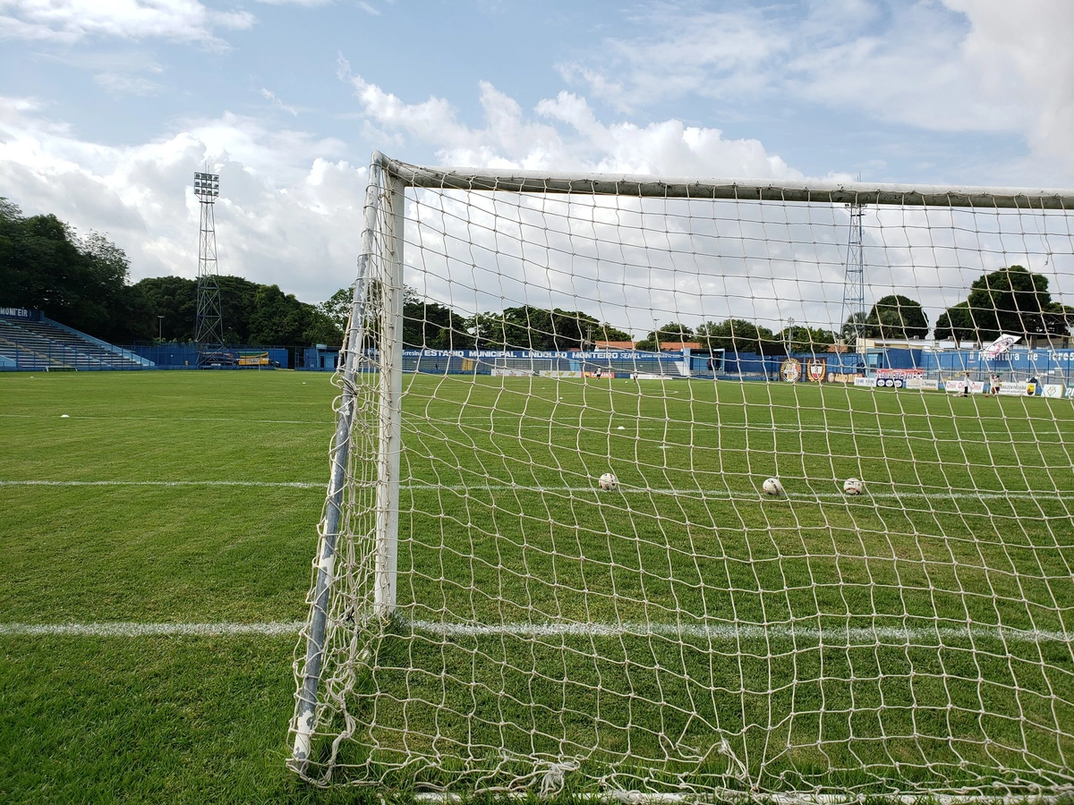 Estádio Lindolfo Monteiro