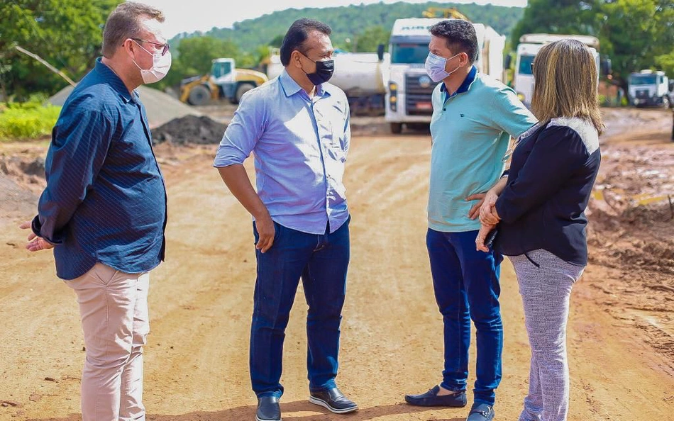 Fábio Abreu, juntamente dom o prefeito Veim da Fetraf
