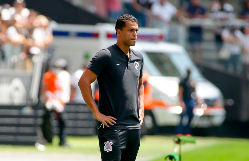 Fernando Lázaro como treinador do Corinthians