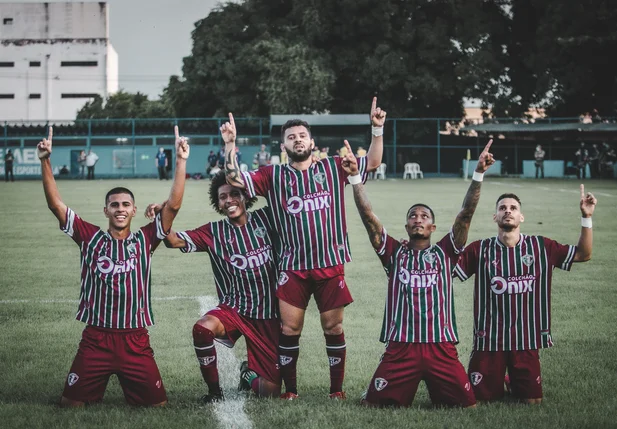 Fluminense vira o jogo contra o River