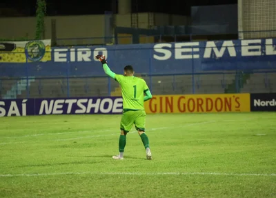 Goleiro fez defesa fundamental para garantir a vitória do Altos