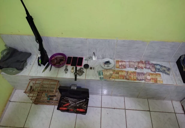 Itens apreendidos pela PM em Marcolândia