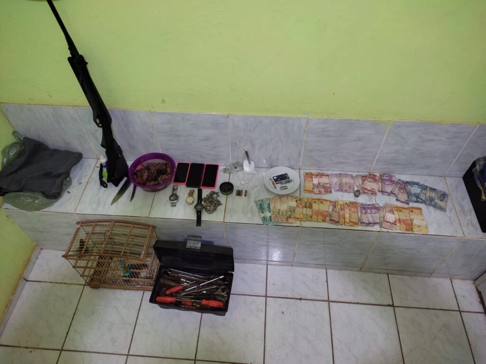 Itens apreendidos pela PM em Marcolândia