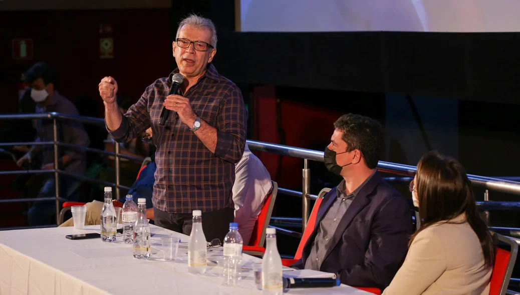 João Vicente discursa