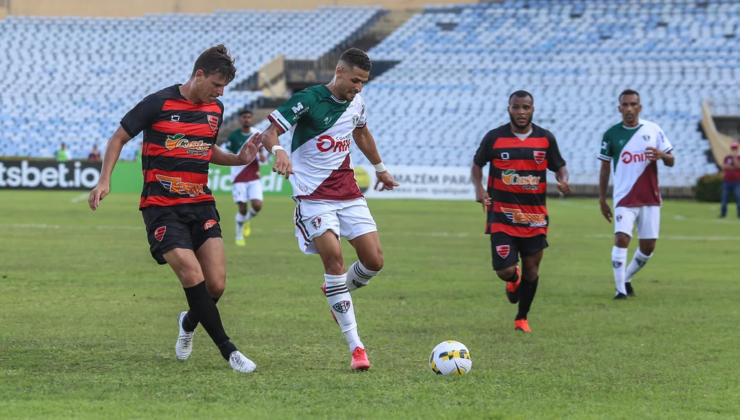Jogo entre Fluminense do Piauí e Oeste