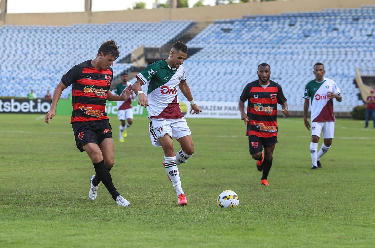 Jogo entre Fluminense do Piauí e Oeste