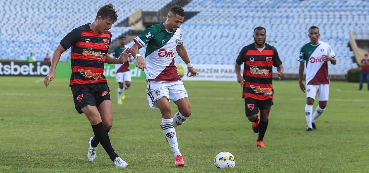 Jogo entre Fluminense do Piauí e Oeste