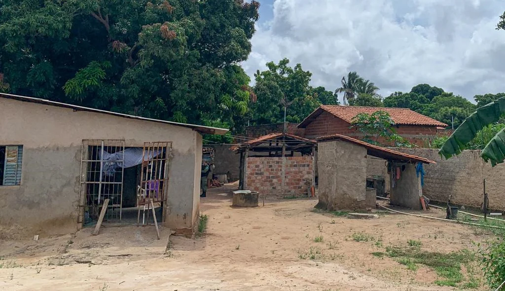 Jovem é encontrado morto e com sinais de estrangulamento