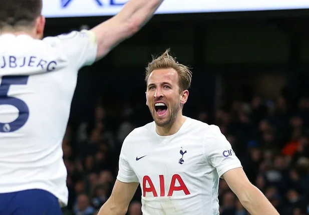 Kane vibra com gol decisivo do Tottenham