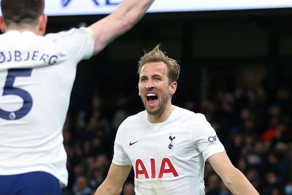 Kane vibra com gol decisivo do Tottenham