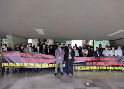 Manifestação de delegados e peritos