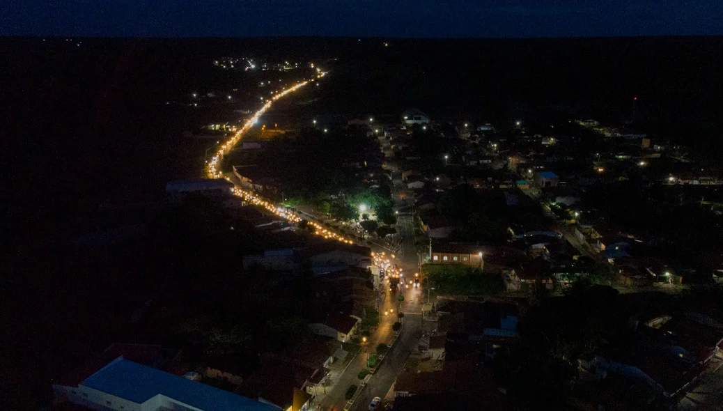 Milhares de pessoas na carreata