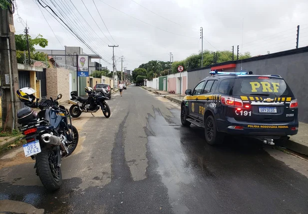 Motocicleta apreendida pela PRF