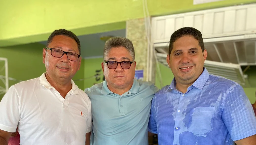 O prefeito Zitinho e o vice-prefeito Kleber Filho, acompanharam o deputado estadual durante a visita