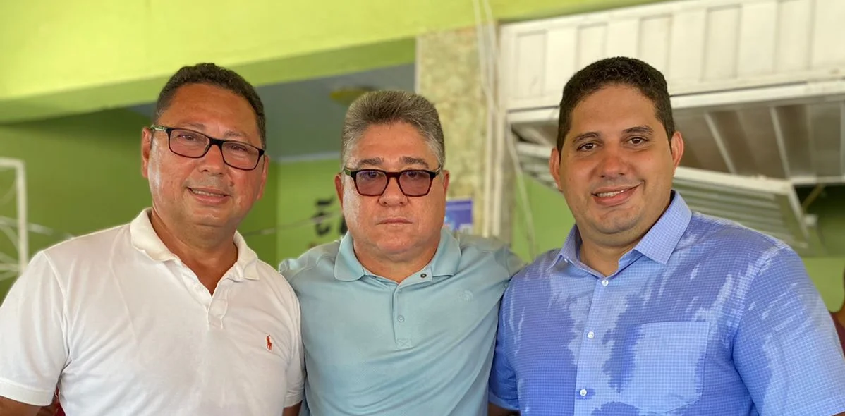 O prefeito Zitinho e o vice-prefeito Kleber Filho, acompanharam o deputado estadual durante a visita