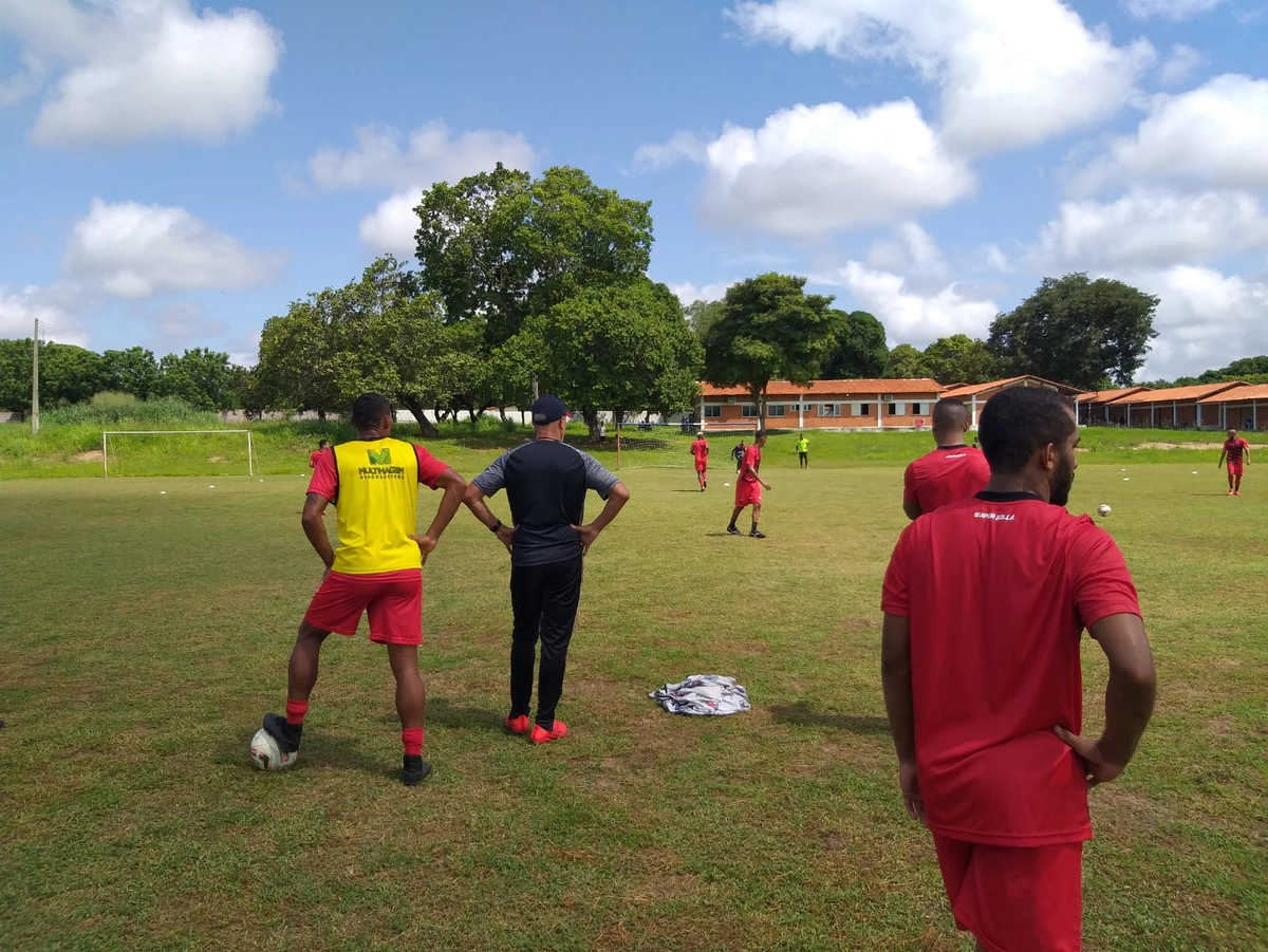 Paulo Jr. comanda atividade do Fla-PI