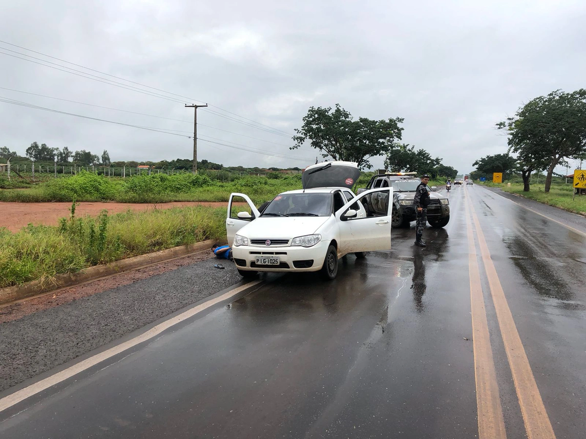 PM apreende tabletes de cocaína dentro de carro em Picos