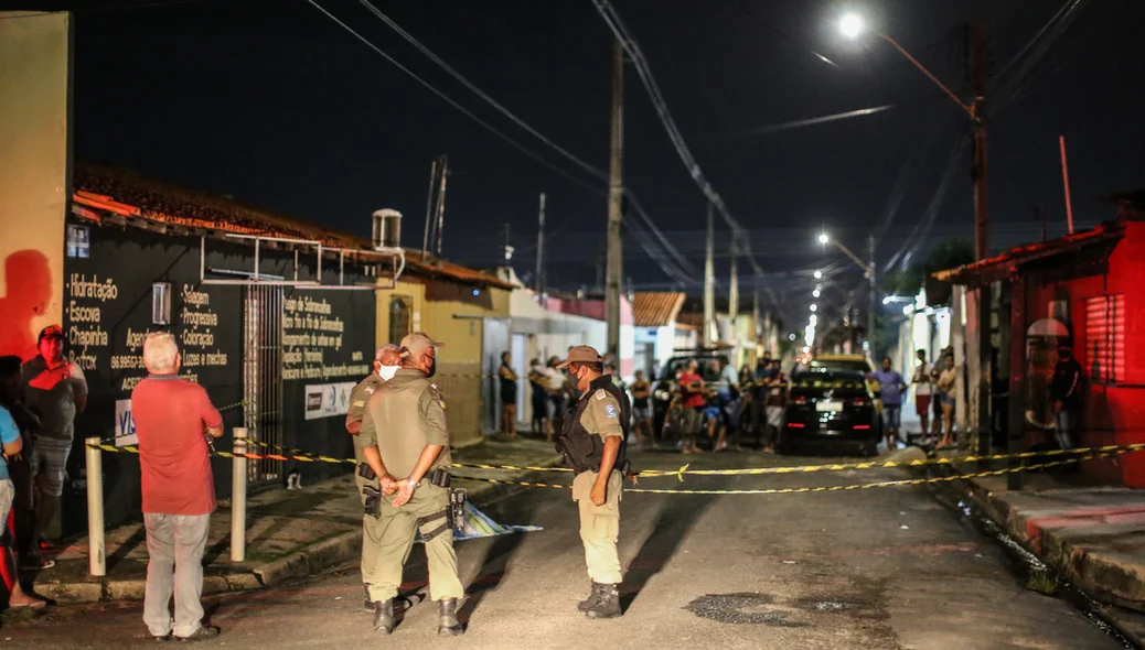 Polícia militar isolou a área