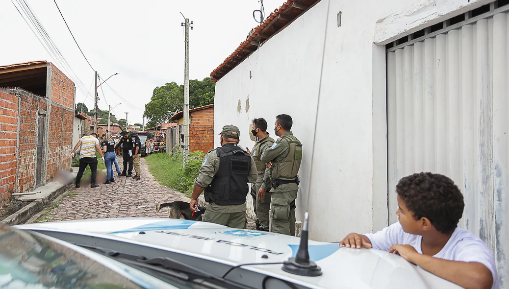 Polícia militar isolou a área