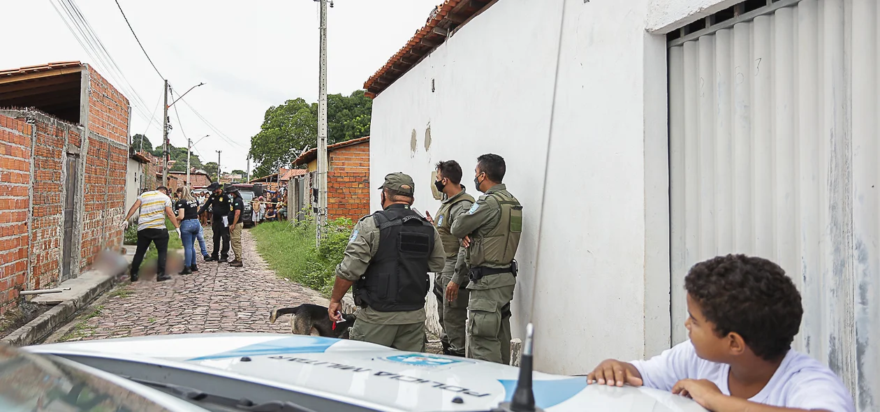 Polícia militar isolou a área