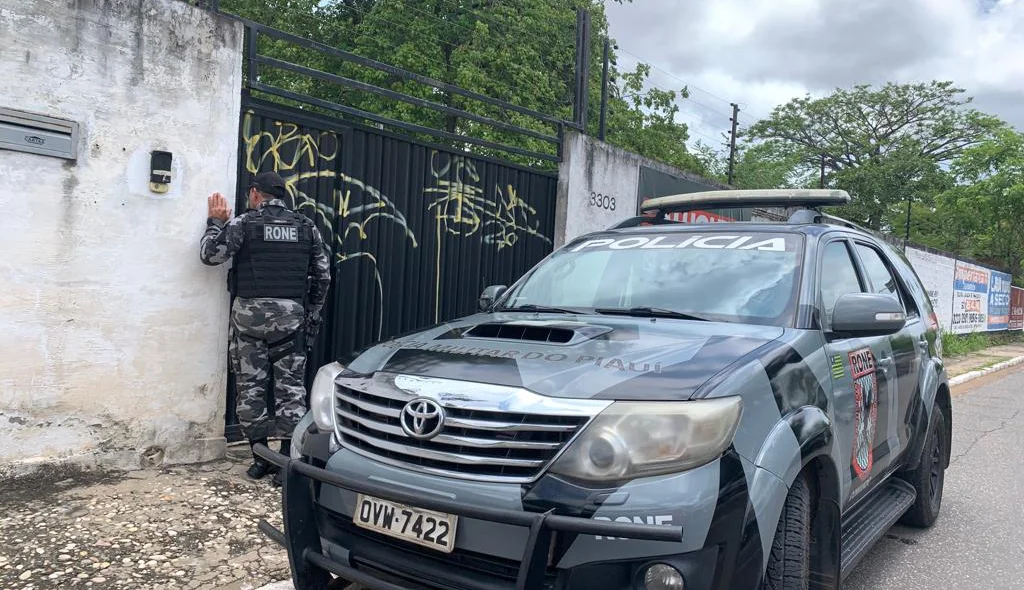 Policiais do RONE