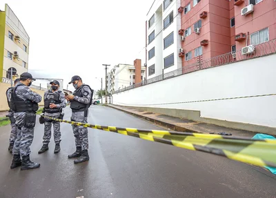 Policiais militares no local do homicídio