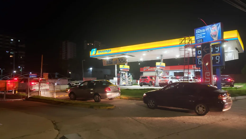 Posto de combustíveis na Avenida Presidente Kennedy