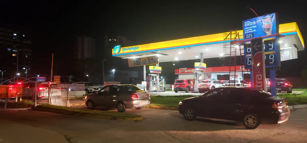 Posto de combustíveis na Avenida Presidente Kennedy