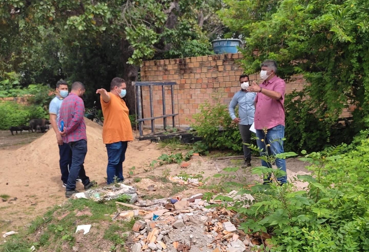 Prefeito Zé Henrique visita obras da nova sede da Secretaria de Educação