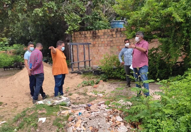 Prefeito Zé Henrique visita obras da nova sede da Secretaria de Educação