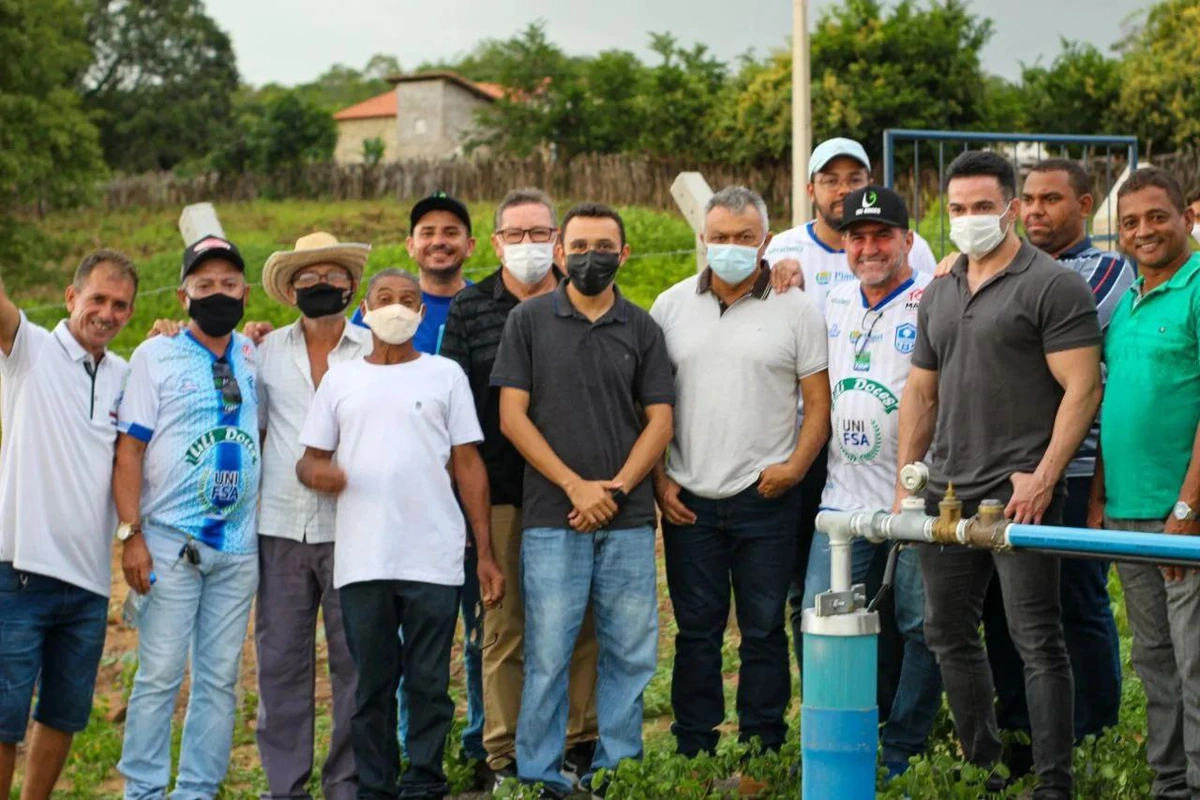Prefeito Zé Raimundo inaugura rede de abastecimento d’água no Buriti do Canto, zona rural de Oeiras