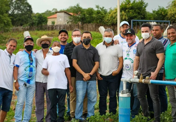 Prefeito Zé Raimundo inaugura rede de abastecimento d’água no Buriti do Canto, zona rural de Oeiras
