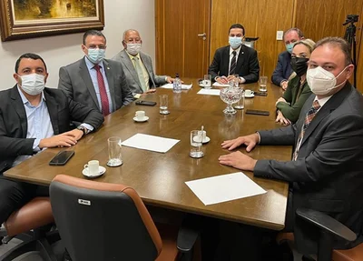 Reunião onde foi definida a entrega do comando do partido ao prefeito