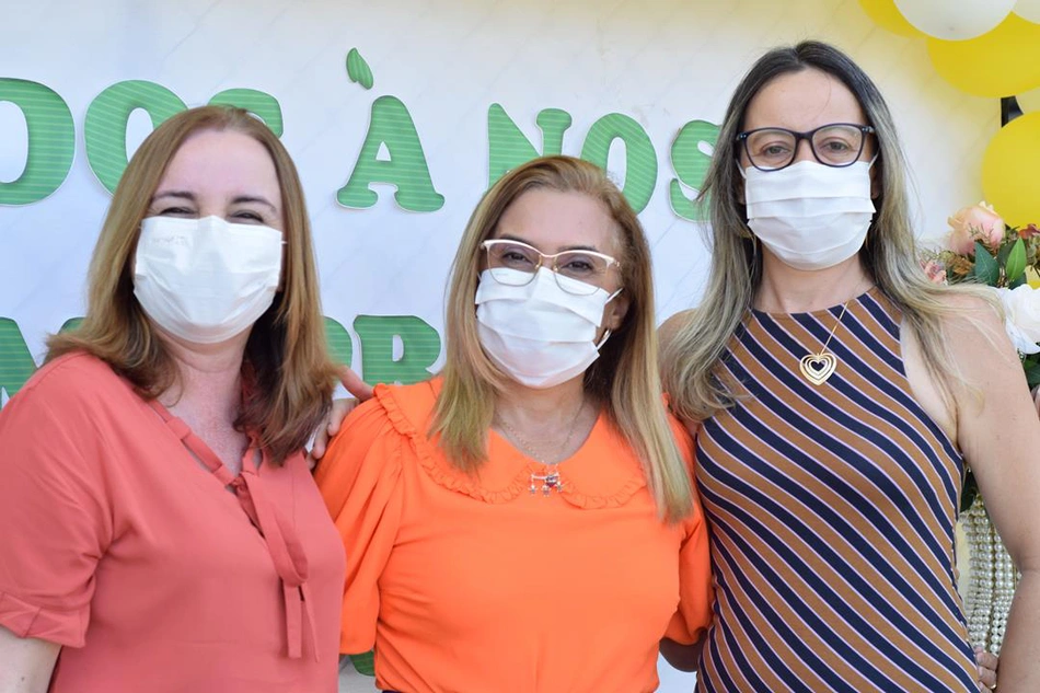 Secretária Lorena Rocha. Prefeita Neidinha Lima e coordenadora Silvia Trajano