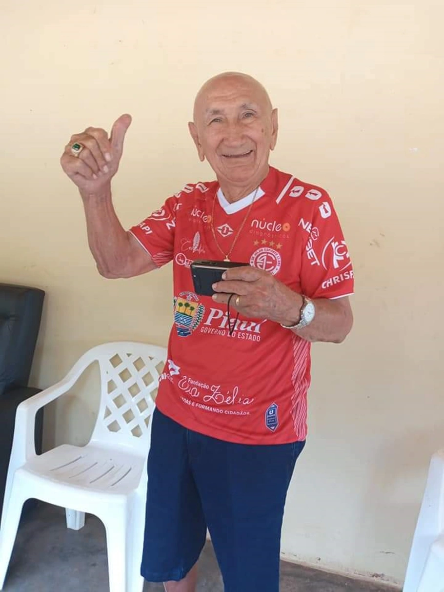 Seu Cristino Moreira, torcedor do 4 de Julho