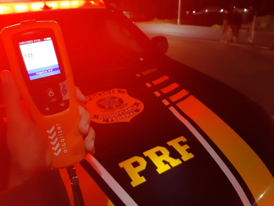 Teste de alcoolemia realizado pela PRF em Bom Jesus