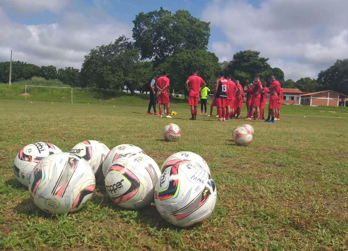 Treino do Fla-PI no CT Toca do Rato
