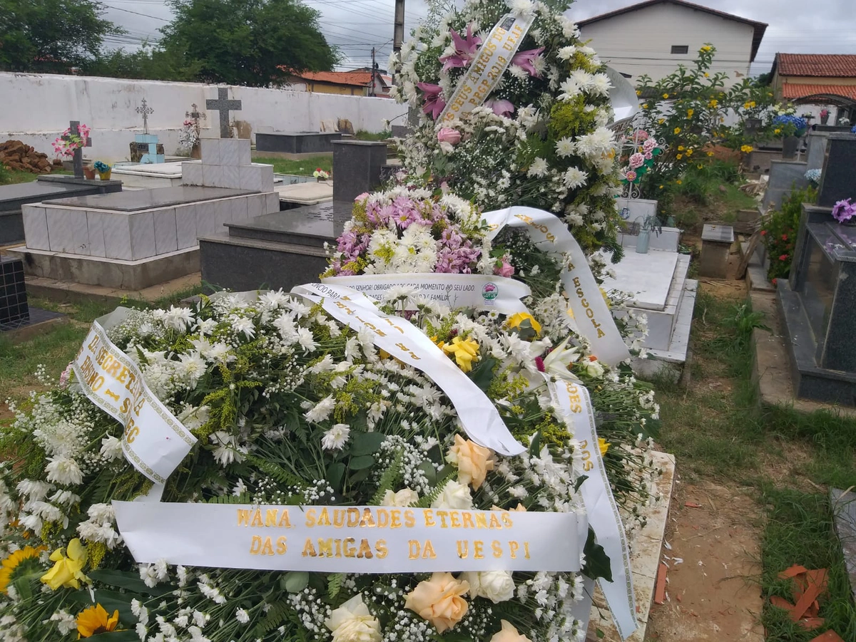Túmulo de Wana Sara Cavalcante